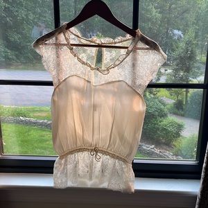 Express size XS lace detailed top